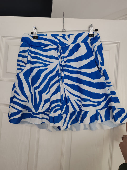 🇬🇧Zebra Print Shorts Size 8